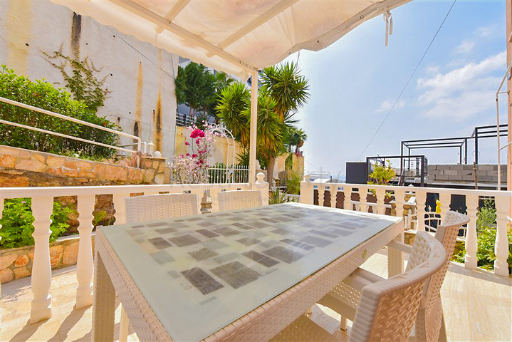 2+1 townhouse 600 m from the sea in Kargicak area 2+1 townhouse 600 m from the sea in Kargicak area