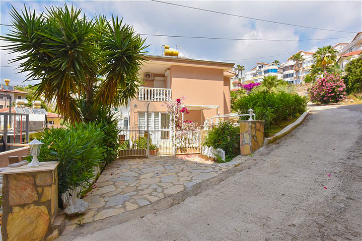 2+1 townhouse 600 m from the sea in Kargicak area 2+1 townhouse 600 m from the sea in Kargicak area