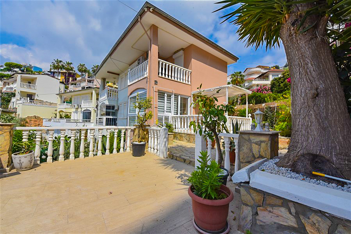 2+1 townhouse 600 m from the sea in Kargicak area 2+1 townhouse 600 m from the sea in Kargicak area