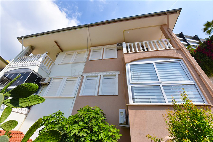 2+1 townhouse 600 m from the sea in Kargicak area 2+1 townhouse 600 m from the sea in Kargicak area