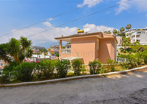 2+1 townhouse 600 m from the sea in Kargicak area 2+1 townhouse 600 m from the sea in Kargicak area