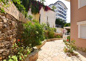 2+1 townhouse 600 m from the sea in Kargicak area 2+1 townhouse 600 m from the sea in Kargicak area