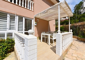 2+1 townhouse 600 m from the sea in Kargicak area 2+1 townhouse 600 m from the sea in Kargicak area