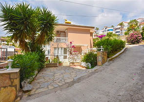 2+1 townhouse 600 m from the sea in Kargicak area 2+1 townhouse 600 m from the sea in Kargicak area