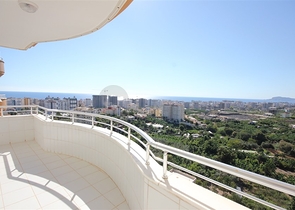 Furnished 2+1 apartment in Mahmutlar district