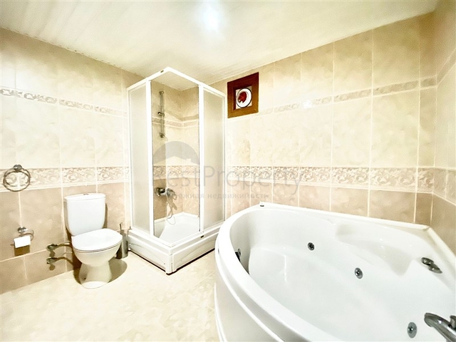 Spacious villa for a large family, within walking distance from the sea