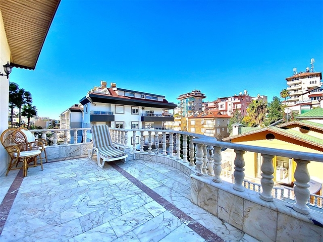 Spacious villa for a large family, within walking distance from the sea