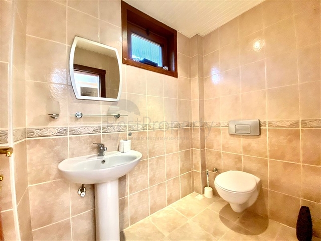 Spacious villa for a large family, within walking distance from the sea