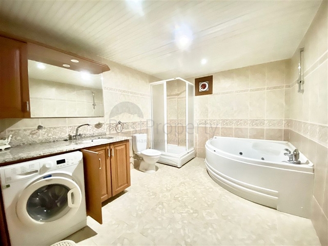 Spacious villa for a large family, within walking distance from the sea