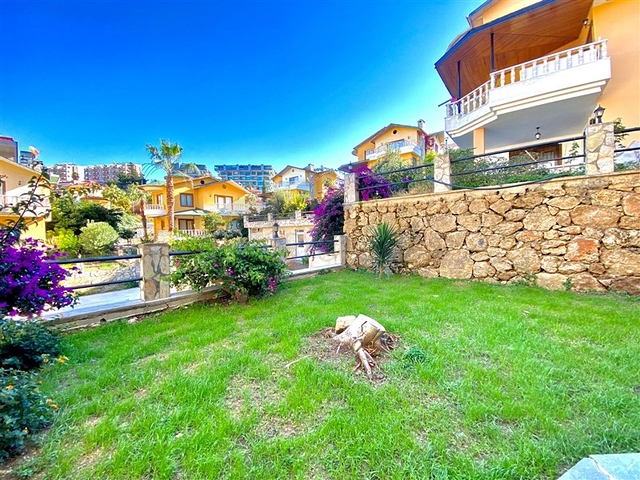 Spacious villa for a large family, within walking distance from the sea