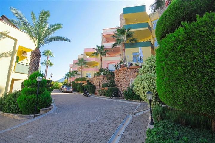 Spacious villa for a large family, within walking distance from the sea