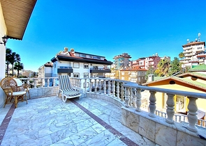 Spacious villa for a large family, within walking distance from the sea