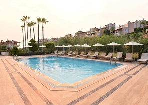 Spacious villa for a large family, within walking distance from the sea