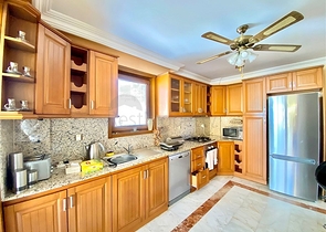 Spacious villa for a large family, within walking distance from the sea