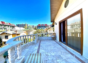 Spacious villa for a large family, within walking distance from the sea