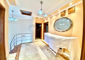 Spacious villa for a large family, within walking distance from the sea