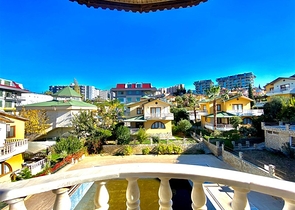 Spacious villa for a large family, within walking distance from the sea