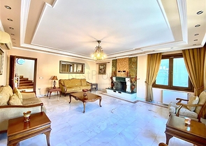 Spacious villa for a large family, within walking distance from the sea