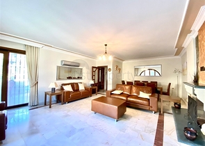 Spacious villa for a large family, within walking distance from the sea