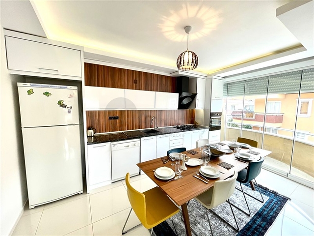 Spacious 4+1 penthouse from the owner, 300 meters from the sea in the Oba area