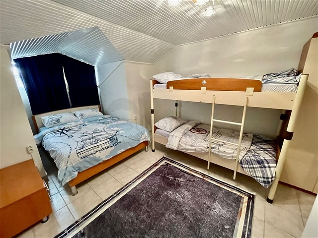 Spacious 4+1 penthouse from the owner, 300 meters from the sea in the Oba area