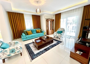 Spacious 4+1 penthouse from the owner, 300 meters from the sea in the Oba area