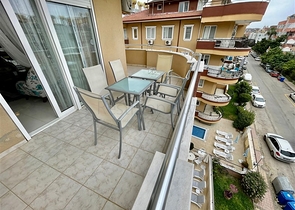 Spacious 4+1 penthouse from the owner, 300 meters from the sea in the Oba area