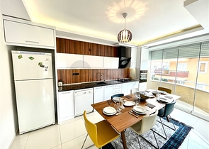 Spacious 4+1 penthouse from the owner, 300 meters from the sea in the Oba area