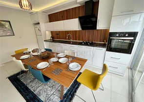 Spacious 4+1 penthouse from the owner, 300 meters from the sea in the Oba area