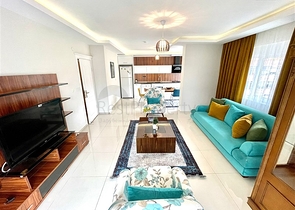 Spacious 4+1 penthouse from the owner, 300 meters from the sea in the Oba area