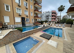 Spacious 4+1 penthouse from the owner, 300 meters from the sea in the Oba area