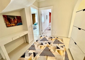 Spacious 4+1 penthouse from the owner, 300 meters from the sea in the Oba area