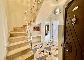 Spacious 4+1 penthouse from the owner, 300 meters from the sea in the Oba area