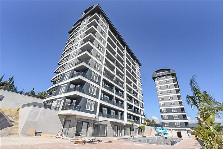 1+1 apartment in a luxury complex from the owner in Avsallar district