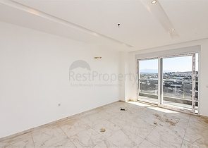 1+1 apartment in a luxury complex from the owner in Avsallar district