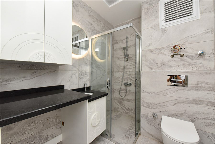 2+1 apartment in Mahmutlar district, 400 m from the sea 