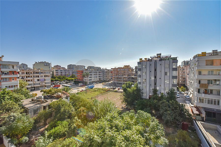 2+1 apartment in Mahmutlar district, 400 m from the sea 
