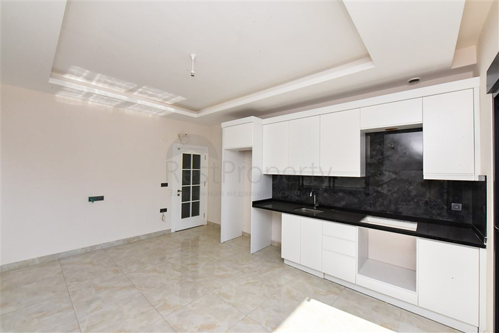 2+1 apartment in Mahmutlar district, 400 m from the sea 