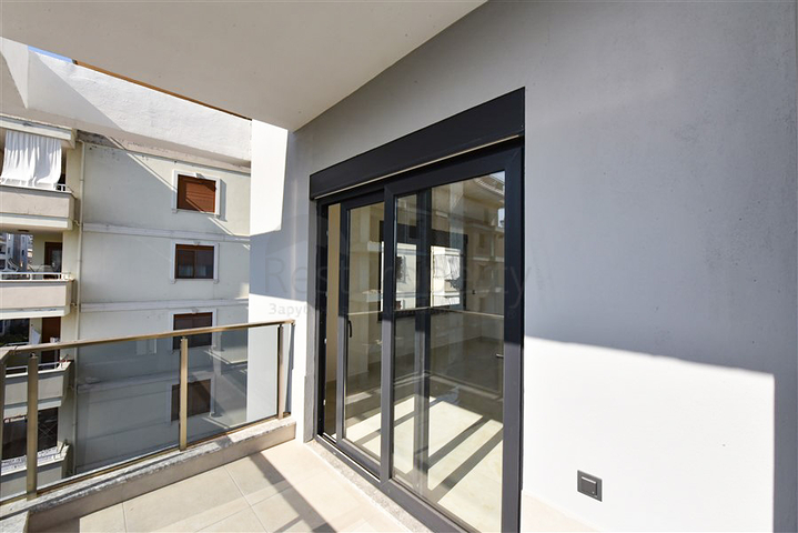 2+1 apartment in Mahmutlar district, 400 m from the sea 