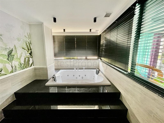 Garden duplex in the Oba area