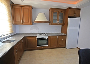 Spacious 2+1 apartment from the owner, 100 meters from the sea in the Mahmutlar area  