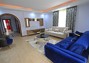 Spacious 2+1 apartment from the owner, 100 meters from the sea in the Mahmutlar area  
