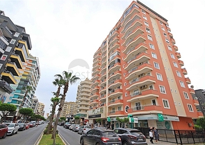 Spacious 2+1 apartment from the owner, 100 meters from the sea in the Mahmutlar area  