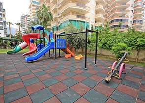 Spacious 2+1 apartment from the owner, 100 meters from the sea in the Mahmutlar area  