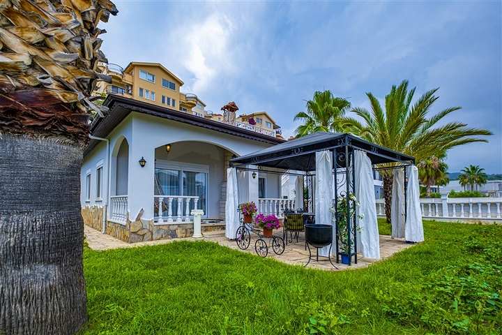 Villa with stunning views in Kargicak area Villa with stunning views in Kargicak area