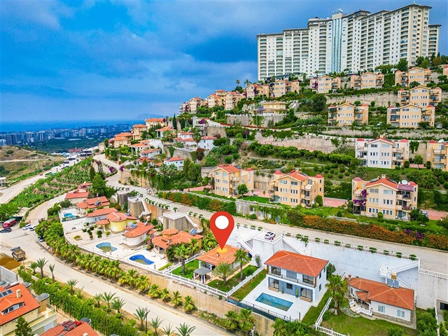 Villa with stunning views in Kargicak area Villa with stunning views in Kargicak area