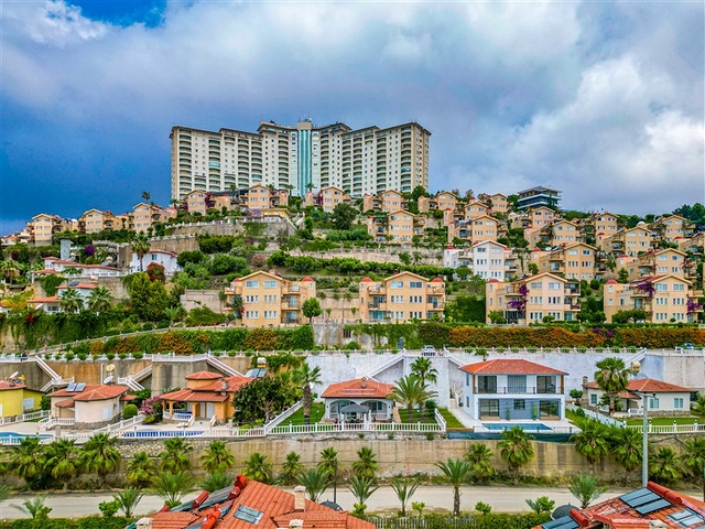 Villa with stunning views in Kargicak area Villa with stunning views in Kargicak area