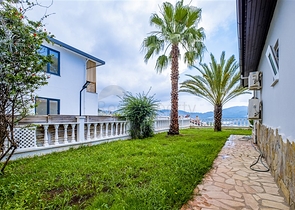 Villa with stunning views in Kargicak area Villa with stunning views in Kargicak area