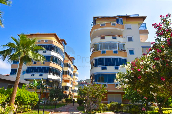 2+1 apartment on the first coastline in Demirtas district