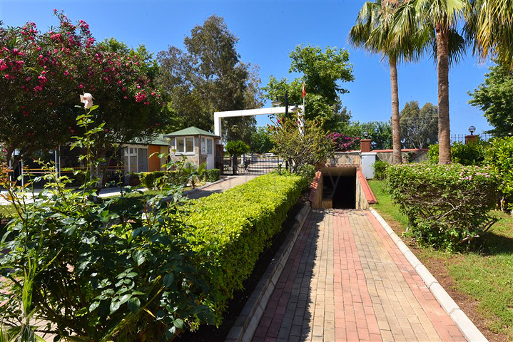 2+1 apartment on the first coastline in Demirtas district